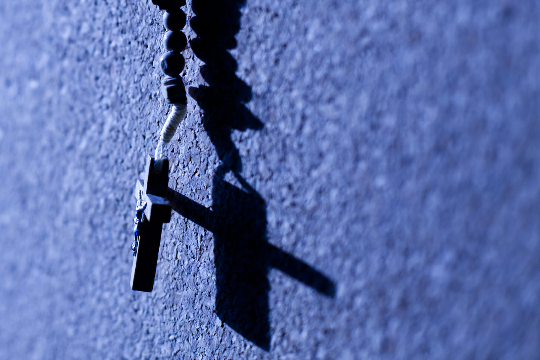 cross iStock-498890172.jpg