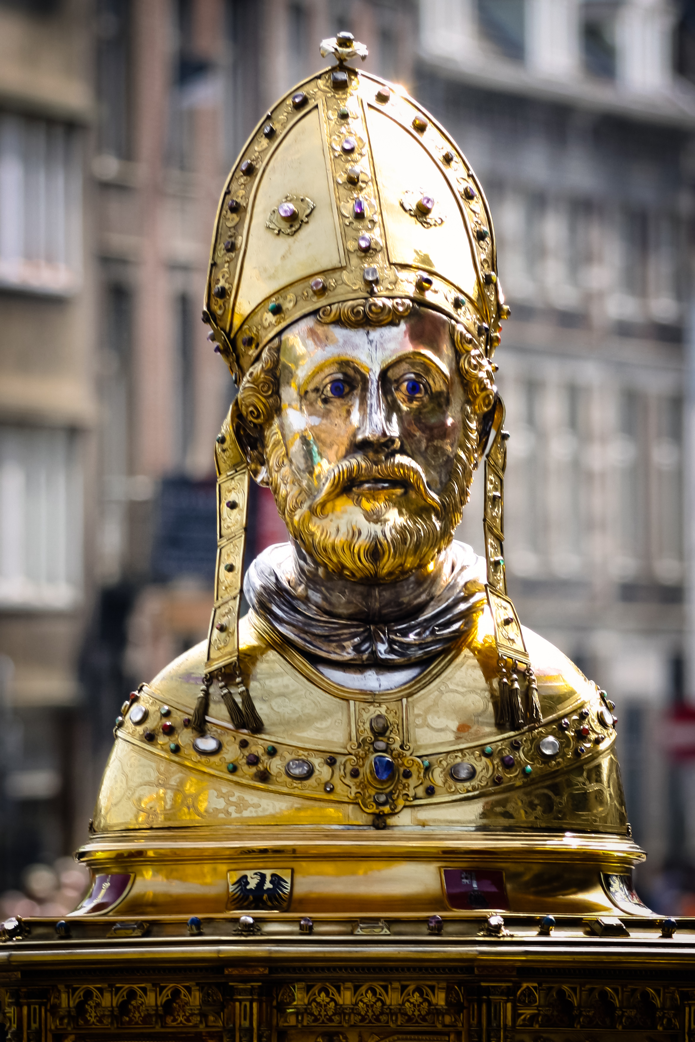 Borstbeeld_Sint-Servaas_Jean-Pierre_Geusens.jpg